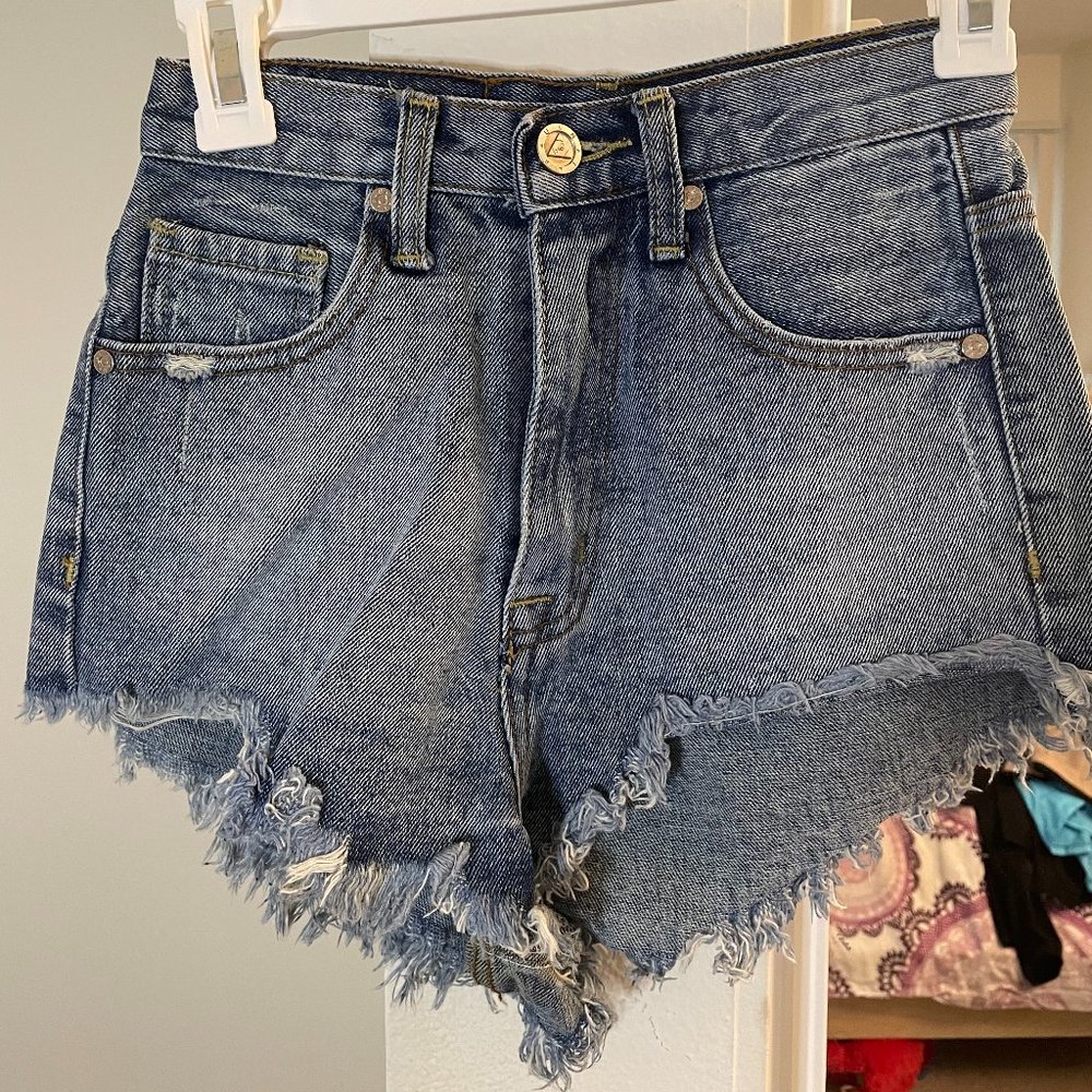 UNIF CHEEKY HIGH WAISTED SHORTS